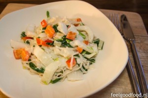 Rijstnoedels met paksoi en paprika