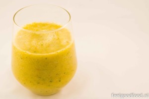 Smoothie andijvie, banaan, mango