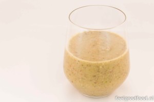 Smoothie kakifruit, banaan, komkommer