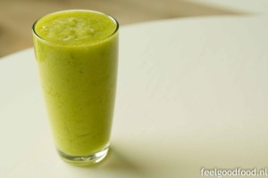 Smoothie - sla, ananas, mango